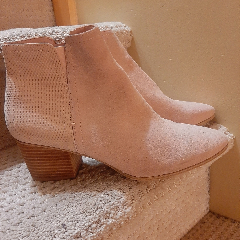 Aldo blush pink suede  Ankle boots pointed classic
